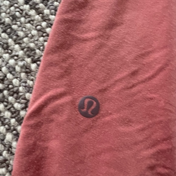Lululemon Muscle T-shirt - Picture 3 of 4